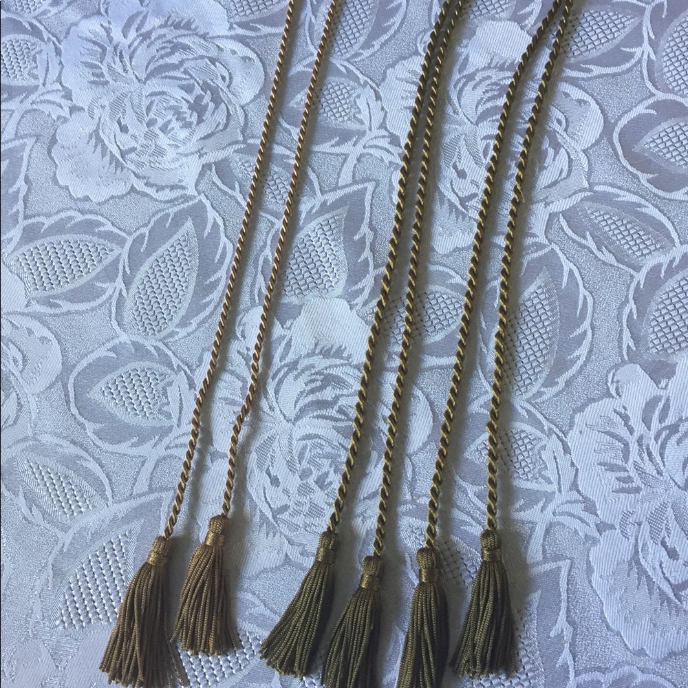 Tassel tieback